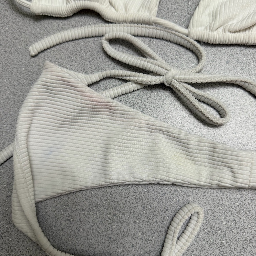 INDAH White Ribbed Bikini Set - Picture 5 of 7